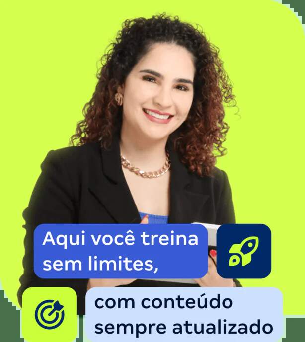 Mulher sorrindo com tablet em mãos e a mensagem: Aqui você treina sem limites, com conteúdo sempre atualizado